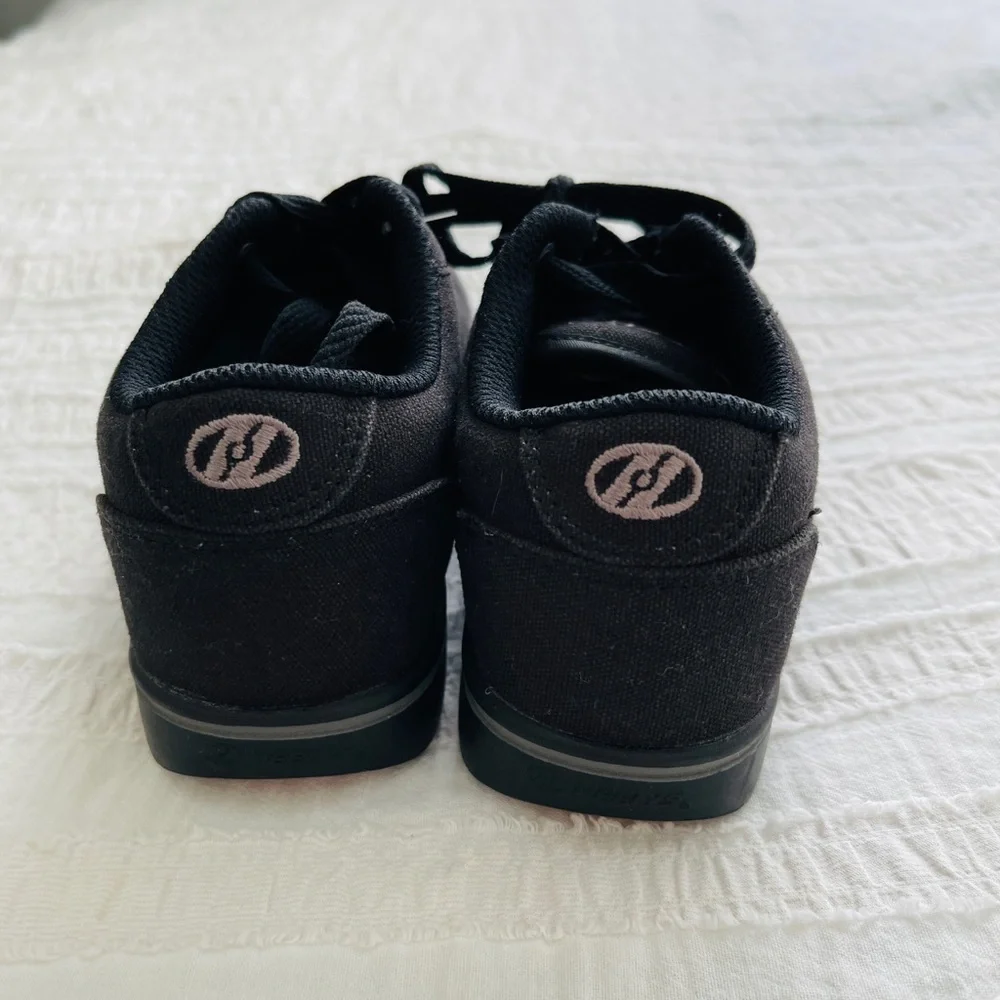 Heelys  Youth Wheeled Shoe unisex